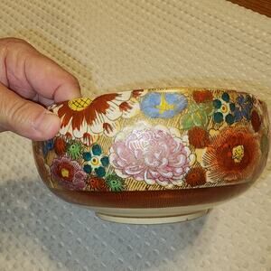 VINTAGE ANTIQUE SATSUMA HAND PAINTED FLOWER LOBED BOWL WITH GOLD